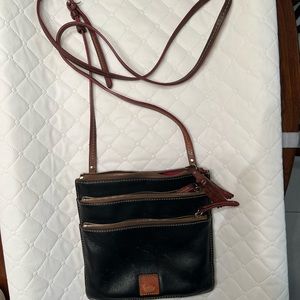 Vintage Dooney & Bourke crossbody purse